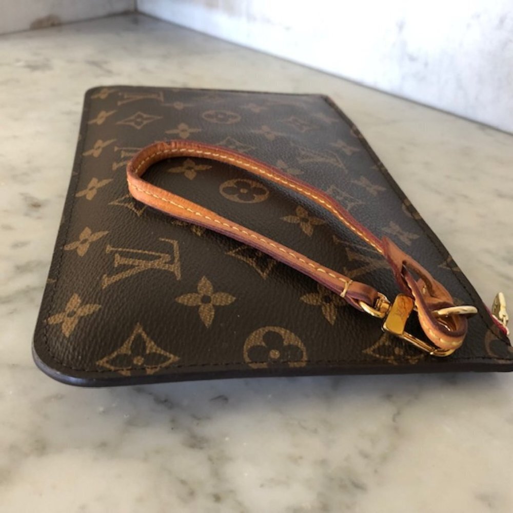 LOUIS VUITTON Pouchette Peony Pink Lining with Wristlet Strap 10 x 6